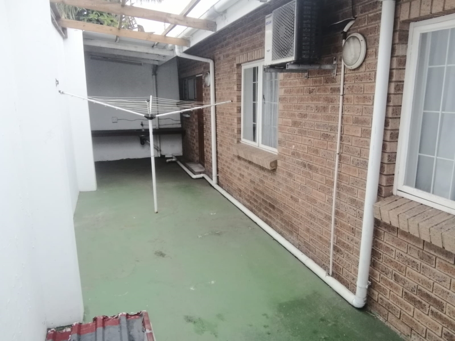 To Let 2 Bedroom Property for Rent in Athlone Park KwaZulu-Natal