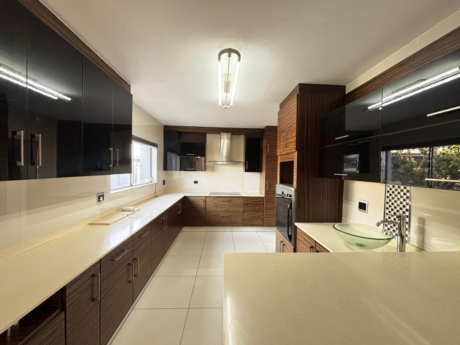 4 Bedroom Property for Sale in Essenwood KwaZulu-Natal