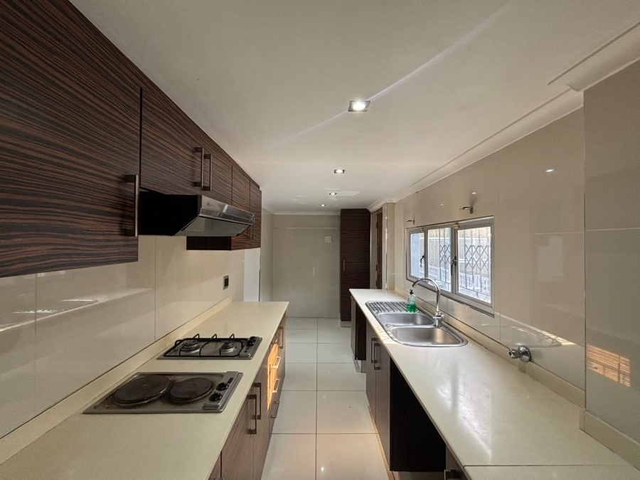 4 Bedroom Property for Sale in Essenwood KwaZulu-Natal