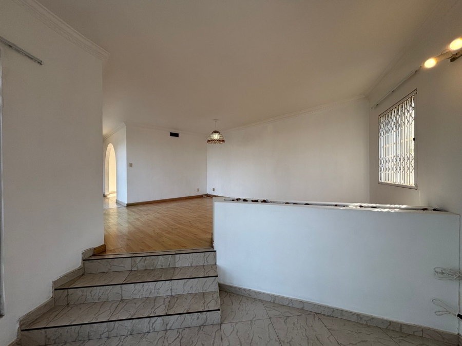 4 Bedroom Property for Sale in Essenwood KwaZulu-Natal