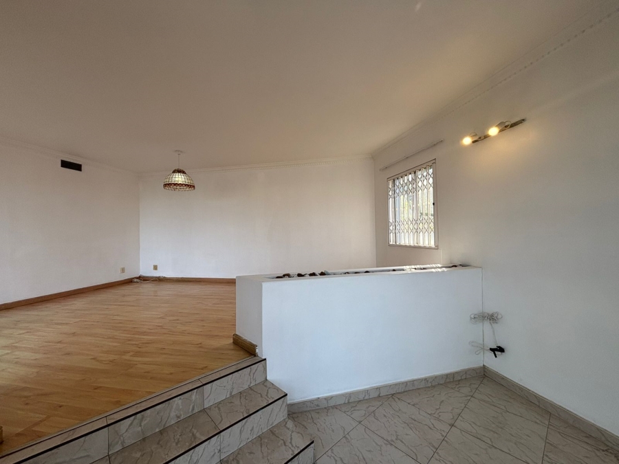 4 Bedroom Property for Sale in Essenwood KwaZulu-Natal
