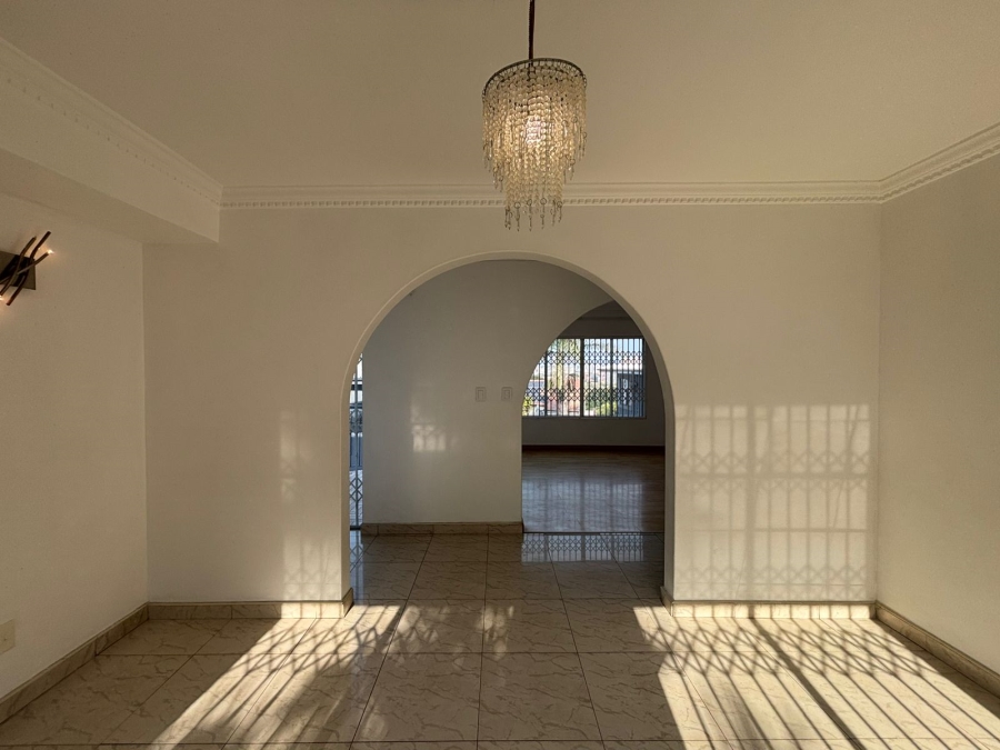 4 Bedroom Property for Sale in Essenwood KwaZulu-Natal