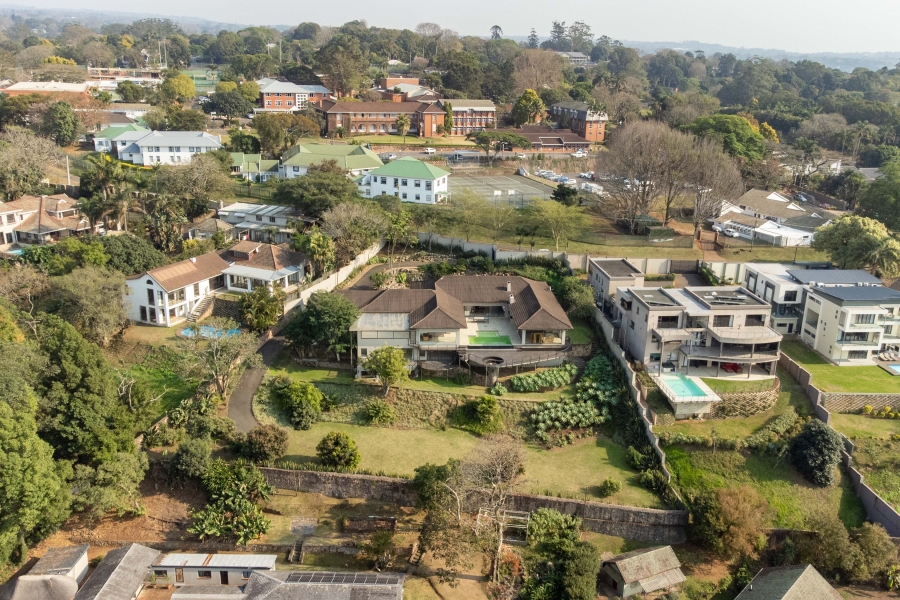 5 Bedroom Property for Sale in Kloof KwaZulu-Natal