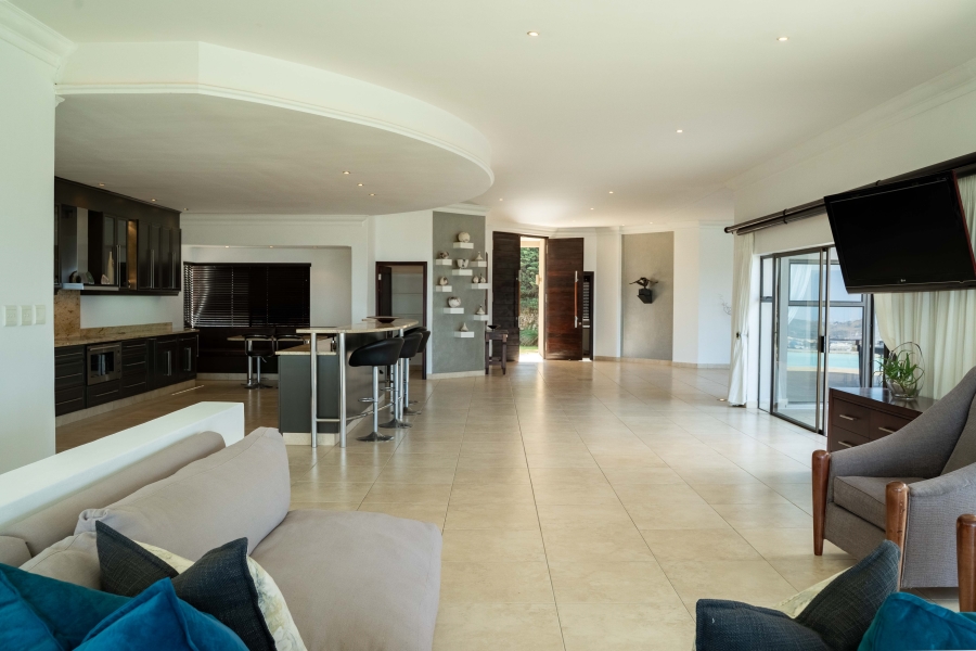 5 Bedroom Property for Sale in Kloof KwaZulu-Natal