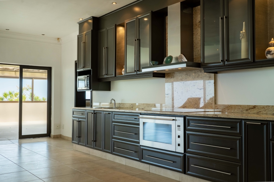 5 Bedroom Property for Sale in Kloof KwaZulu-Natal