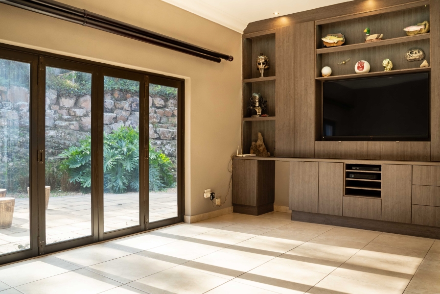 5 Bedroom Property for Sale in Kloof KwaZulu-Natal