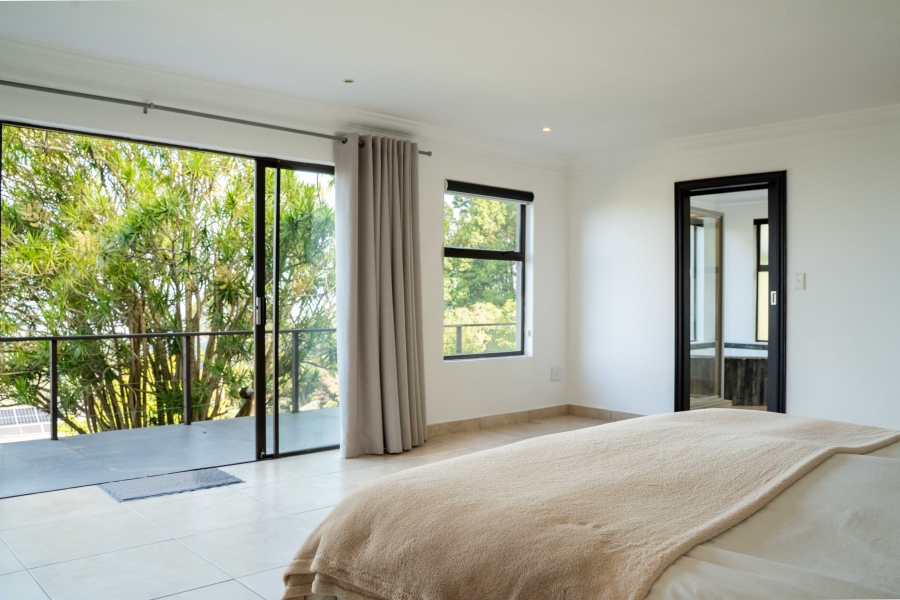 5 Bedroom Property for Sale in Kloof KwaZulu-Natal