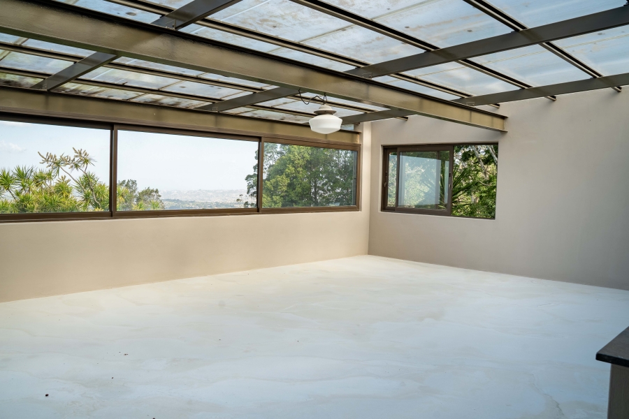 5 Bedroom Property for Sale in Kloof KwaZulu-Natal