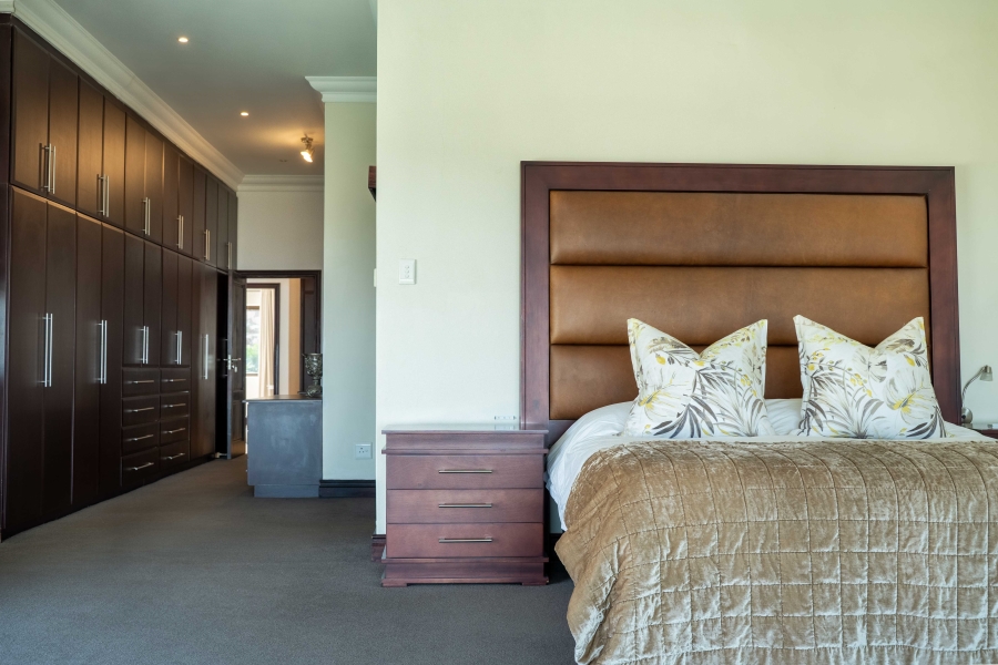 5 Bedroom Property for Sale in Kloof KwaZulu-Natal