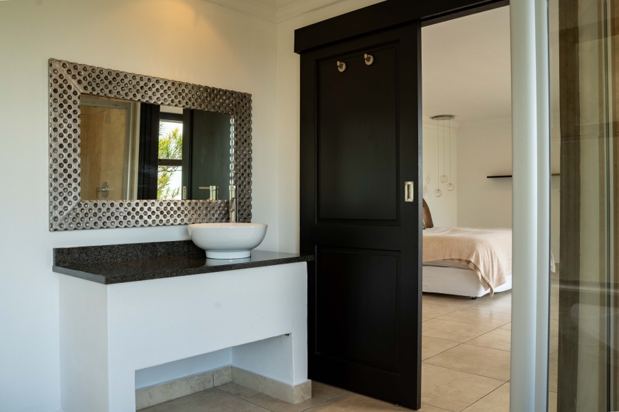 5 Bedroom Property for Sale in Kloof KwaZulu-Natal