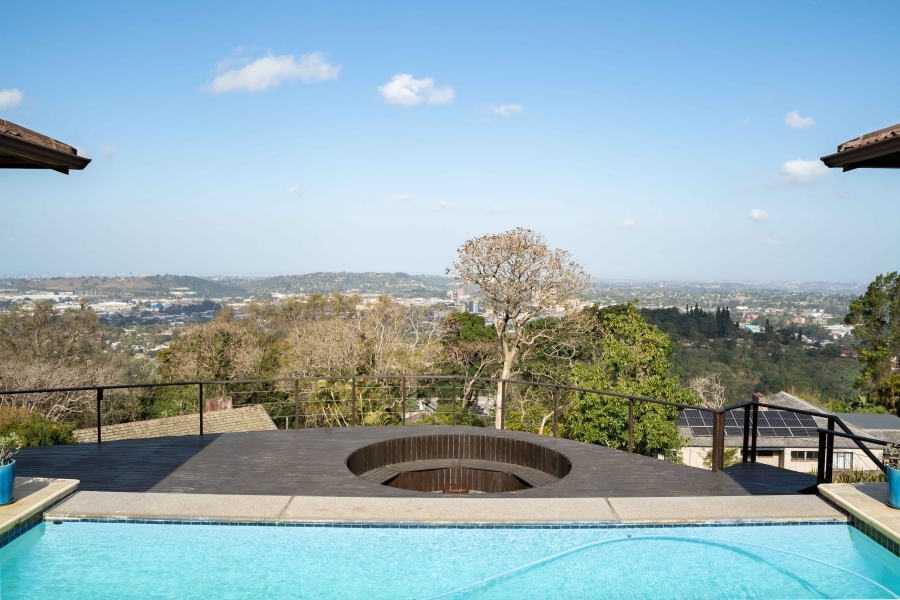 5 Bedroom Property for Sale in Kloof KwaZulu-Natal