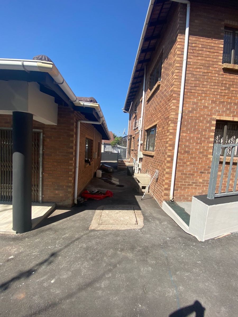 7 Bedroom Property for Sale in Queensburgh KwaZulu-Natal