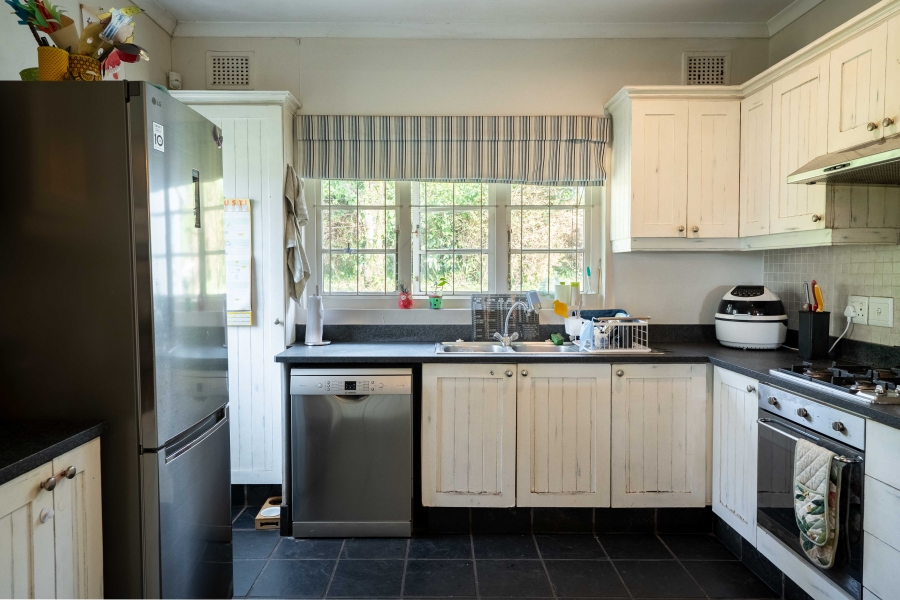 5 Bedroom Property for Sale in Kloof KwaZulu-Natal