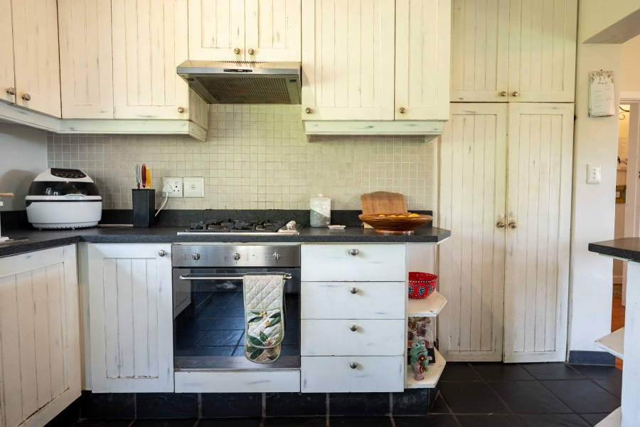 5 Bedroom Property for Sale in Kloof KwaZulu-Natal