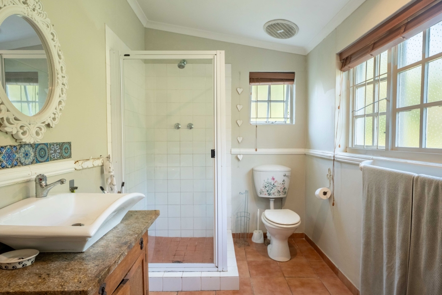 5 Bedroom Property for Sale in Kloof KwaZulu-Natal