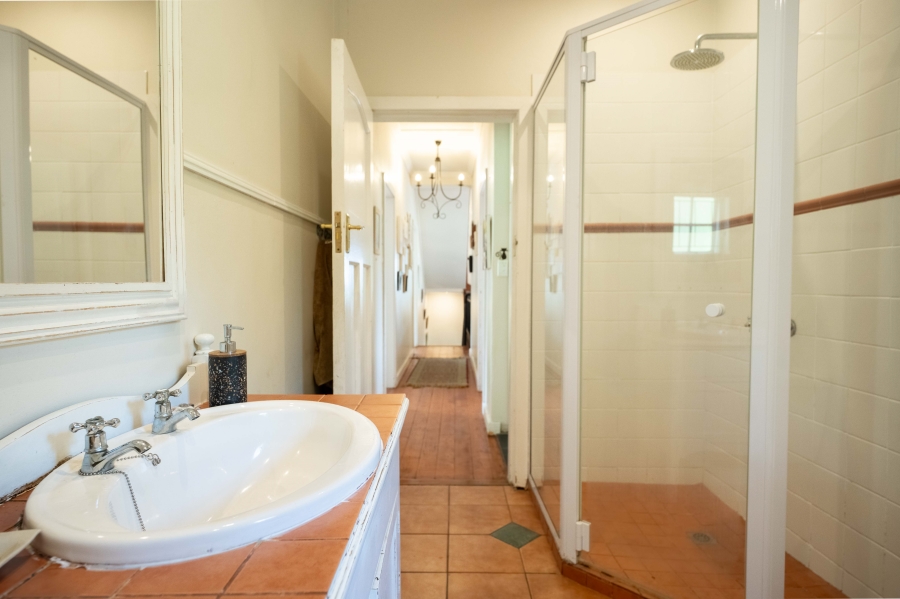 5 Bedroom Property for Sale in Kloof KwaZulu-Natal
