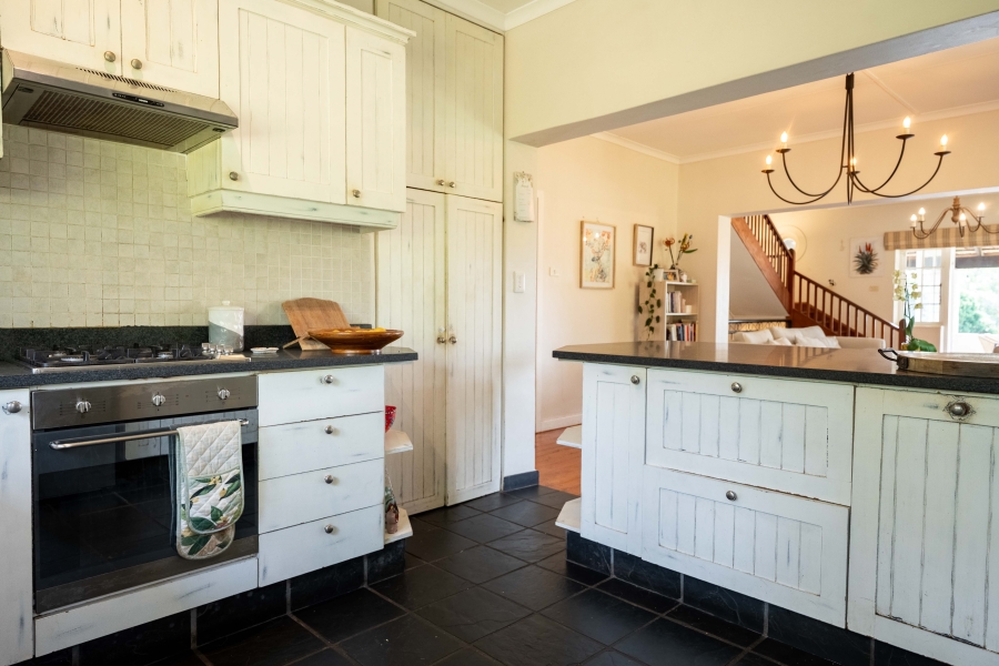 5 Bedroom Property for Sale in Kloof KwaZulu-Natal