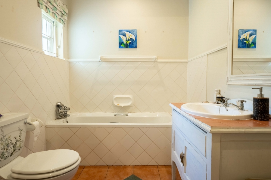 5 Bedroom Property for Sale in Kloof KwaZulu-Natal