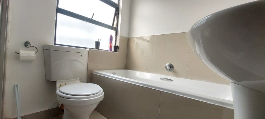 2 Bedroom Property for Sale in Essenwood KwaZulu-Natal