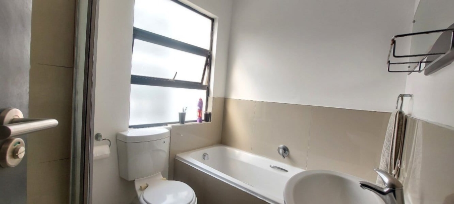 2 Bedroom Property for Sale in Essenwood KwaZulu-Natal