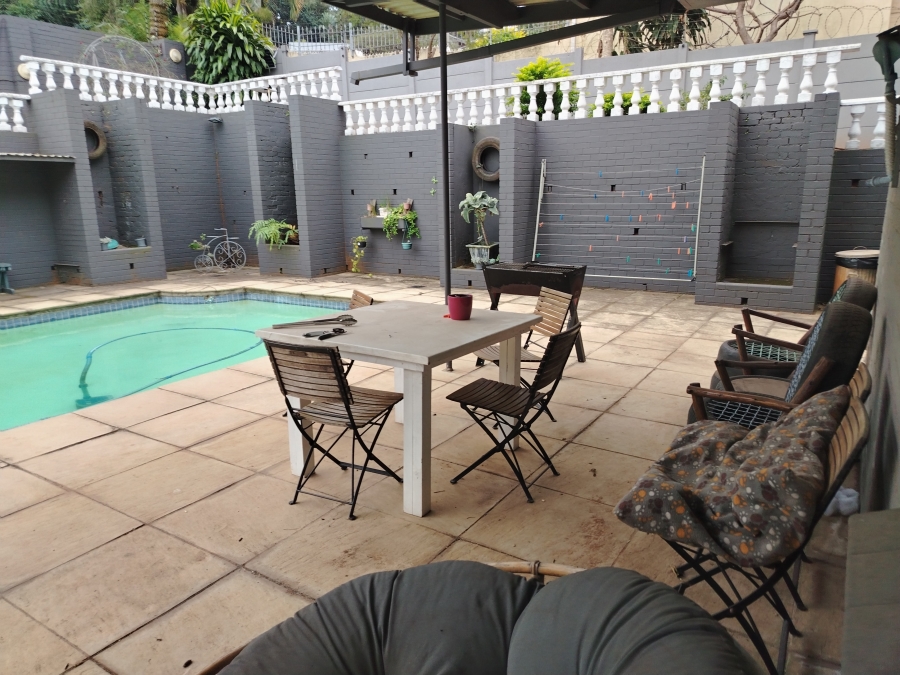 5 Bedroom Property for Sale in Ocean View KwaZulu-Natal