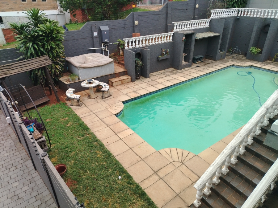 5 Bedroom Property for Sale in Ocean View KwaZulu-Natal