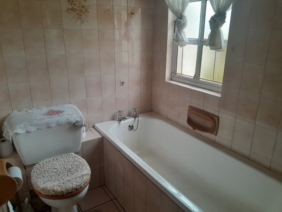 3 Bedroom Property for Sale in Amanzimtoti KwaZulu-Natal