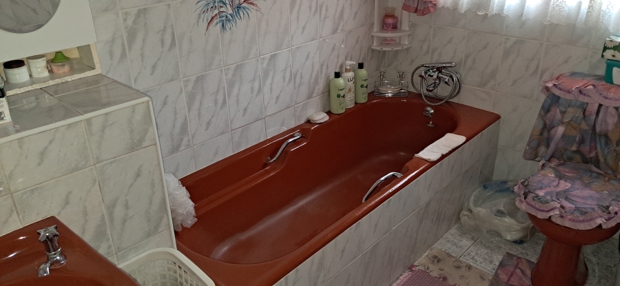 3 Bedroom Property for Sale in Pioneer Park KwaZulu-Natal