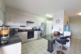 To Let 3 Bedroom Property for Rent in Amanzimtoti KwaZulu-Natal
