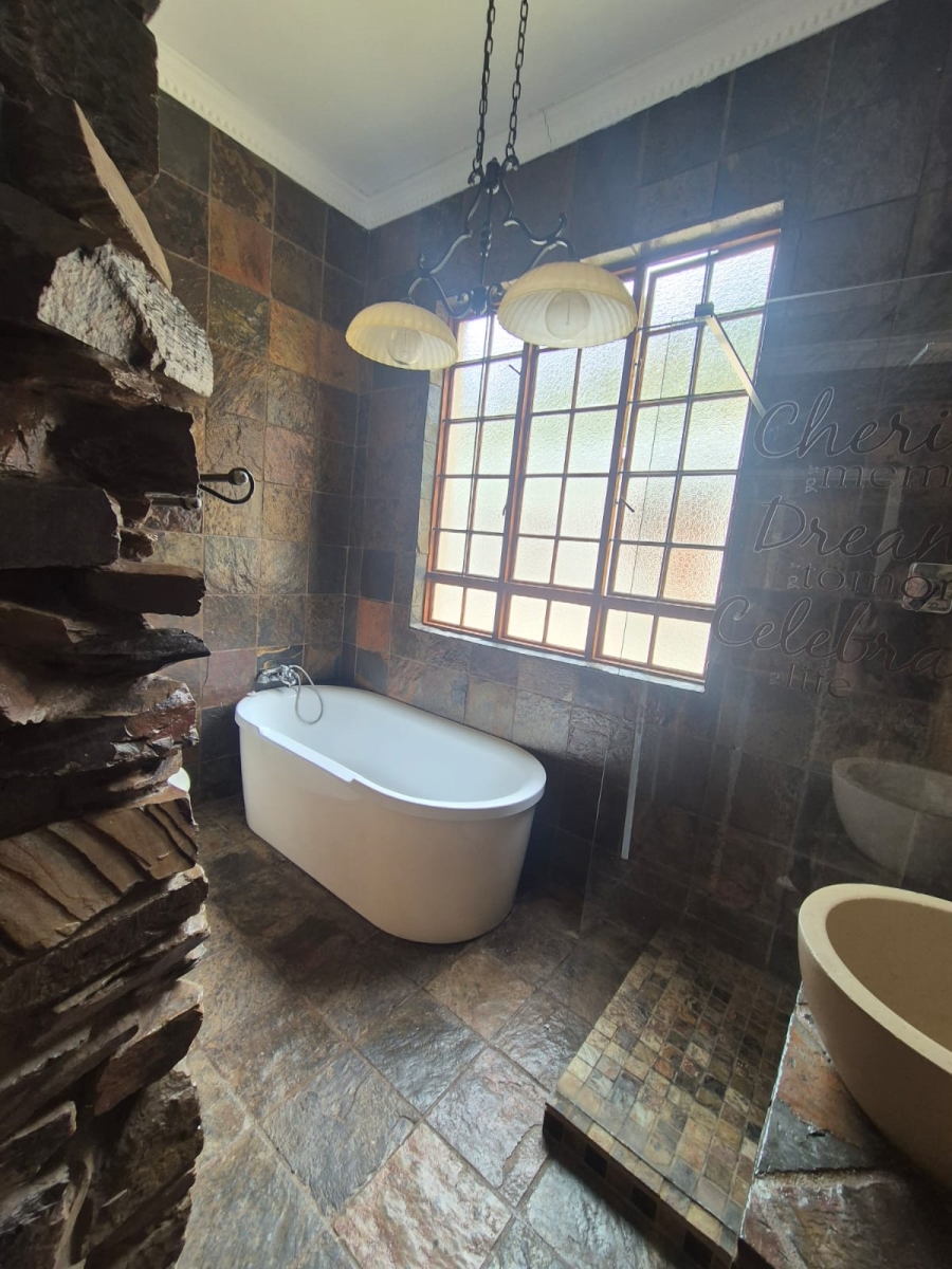 5 Bedroom Property for Sale in Chase Valley Heights KwaZulu-Natal