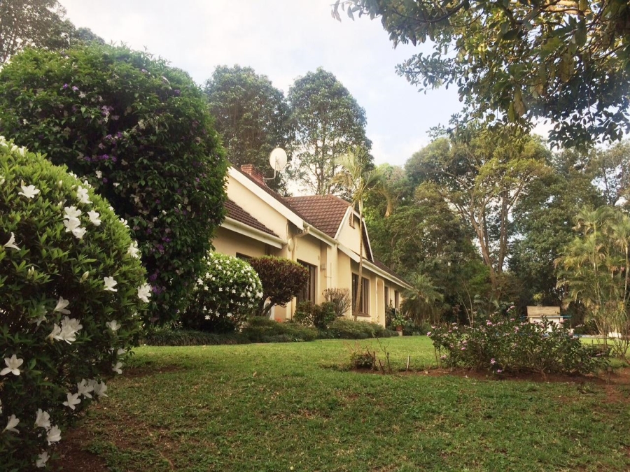 To Let 4 Bedroom Property for Rent in Kloof KwaZulu-Natal