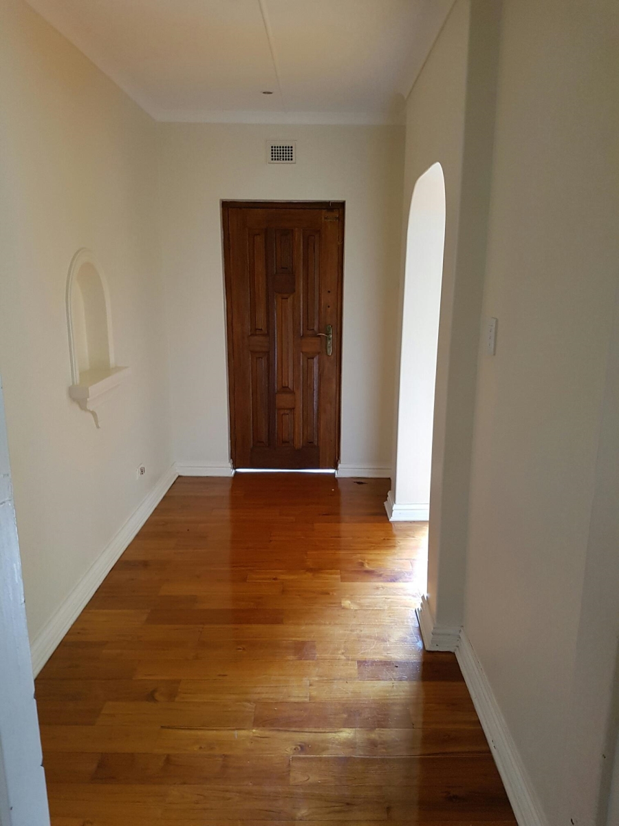 To Let 4 Bedroom Property for Rent in Kloof KwaZulu-Natal
