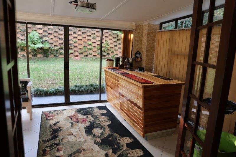 To Let 4 Bedroom Property for Rent in Kloof KwaZulu-Natal