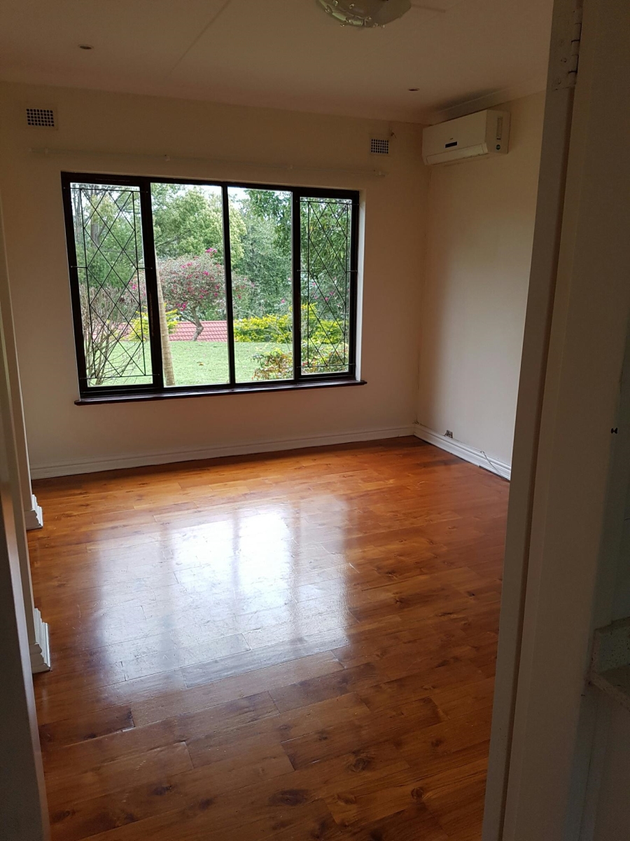 To Let 4 Bedroom Property for Rent in Kloof KwaZulu-Natal