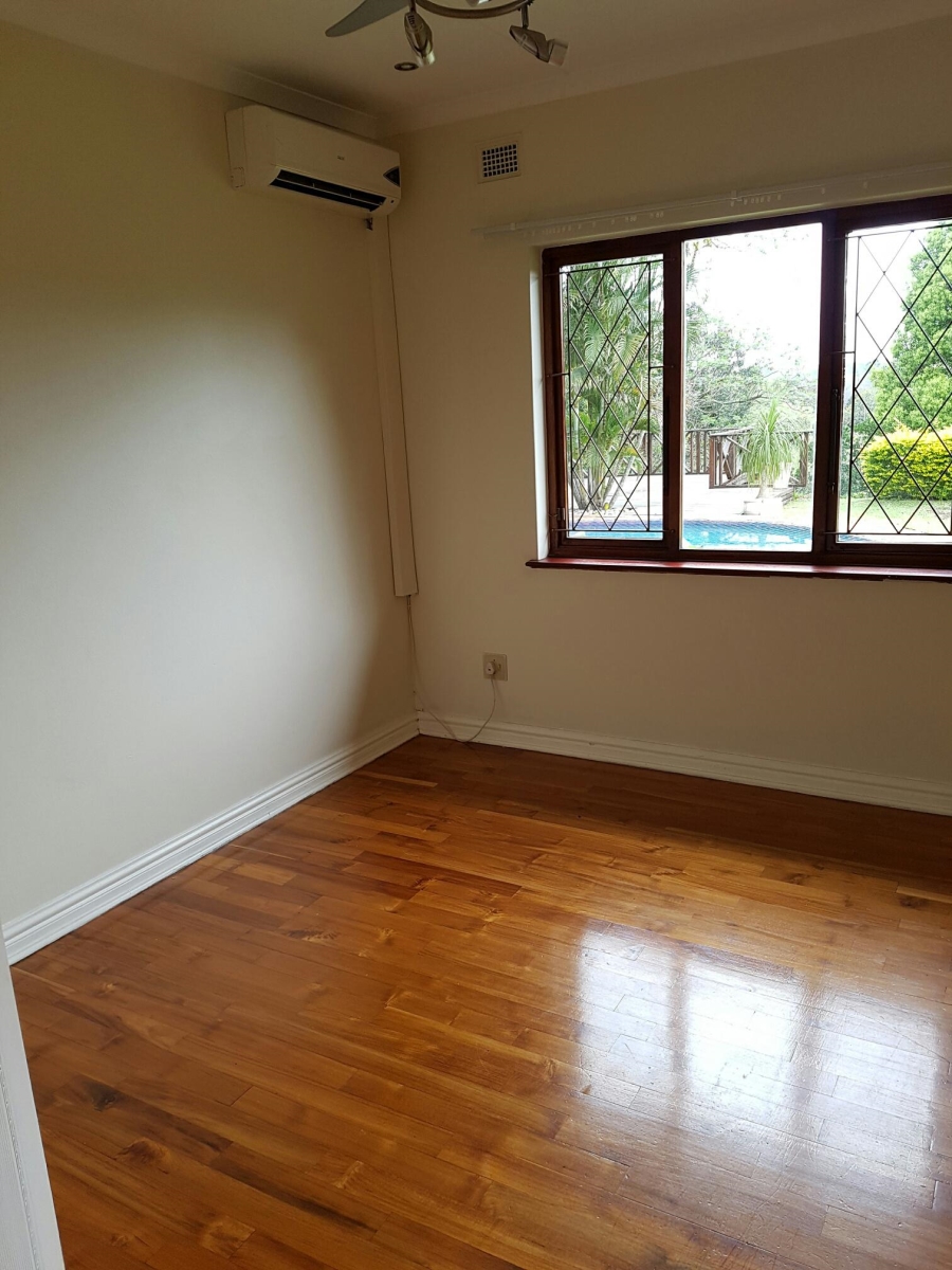 To Let 4 Bedroom Property for Rent in Kloof KwaZulu-Natal