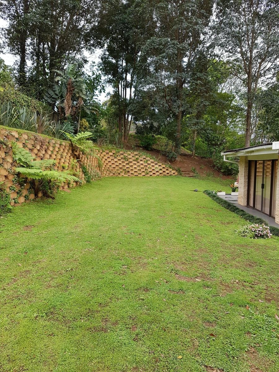 To Let 4 Bedroom Property for Rent in Kloof KwaZulu-Natal