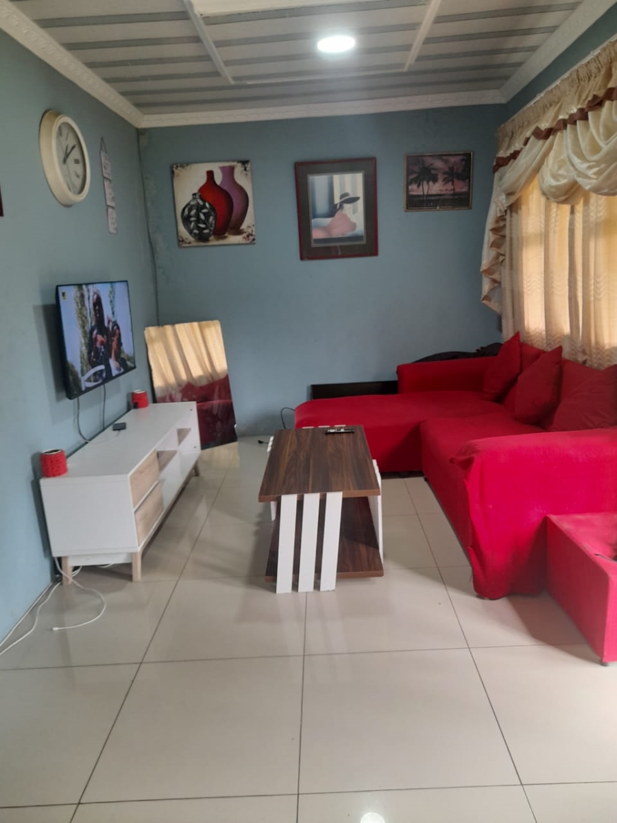 2 Bedroom Property for Sale in Lower Illovo KwaZulu-Natal