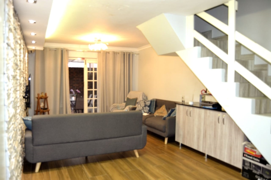 2 Bedroom Property for Sale in Essenwood KwaZulu-Natal