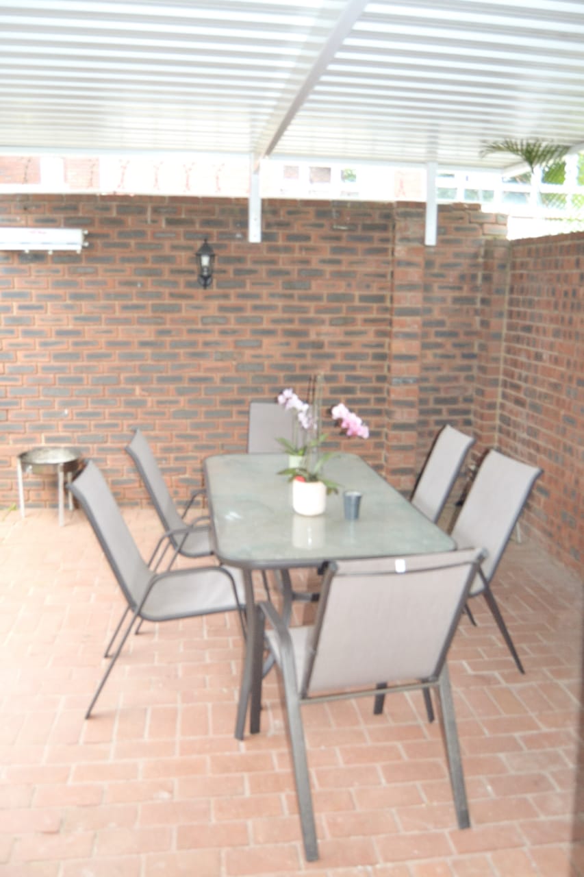 2 Bedroom Property for Sale in Essenwood KwaZulu-Natal