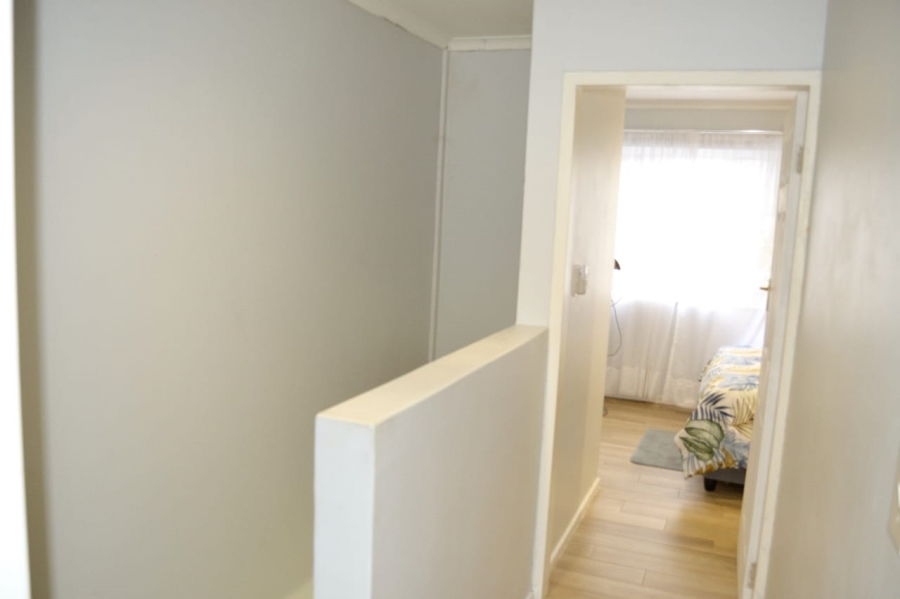 2 Bedroom Property for Sale in Essenwood KwaZulu-Natal