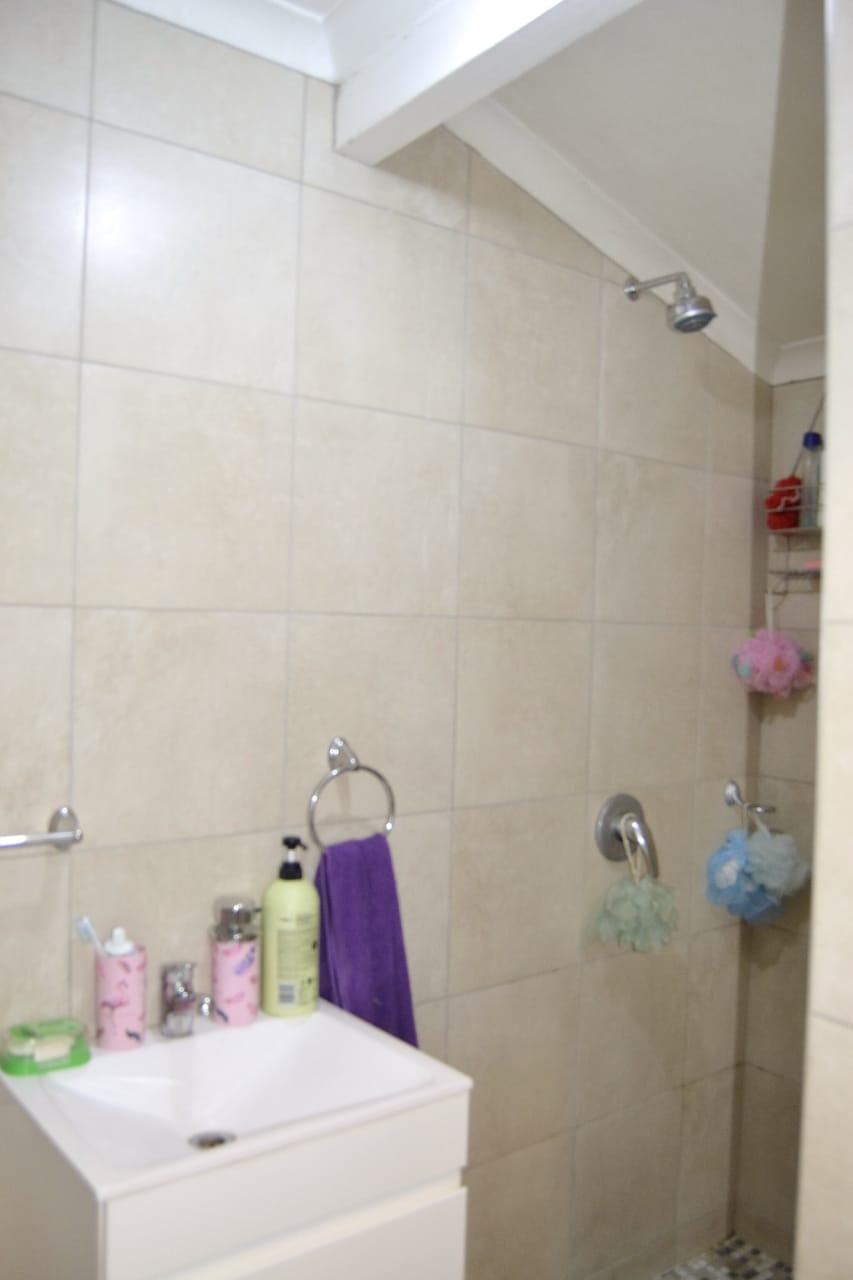 2 Bedroom Property for Sale in Essenwood KwaZulu-Natal