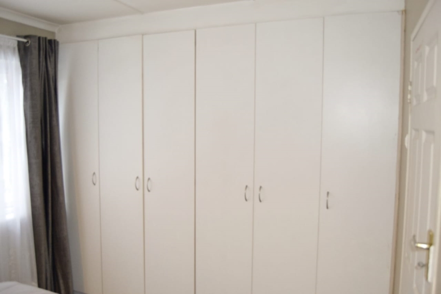 2 Bedroom Property for Sale in Essenwood KwaZulu-Natal