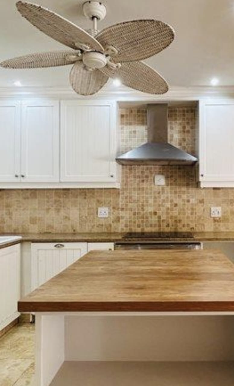 4 Bedroom Property for Sale in Umhlanga KwaZulu-Natal