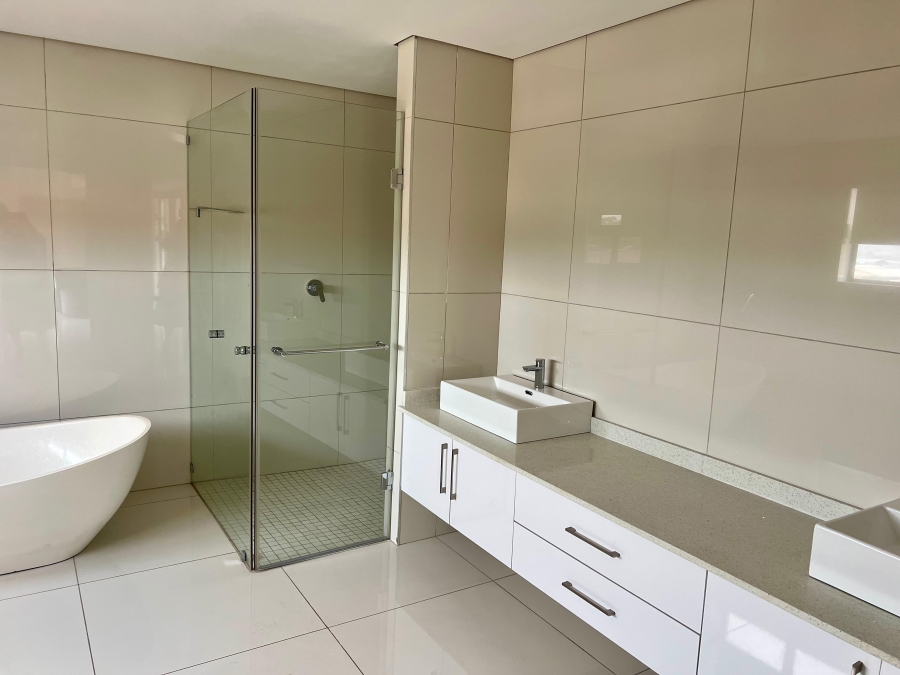 4 Bedroom Property for Sale in Izinga KwaZulu-Natal