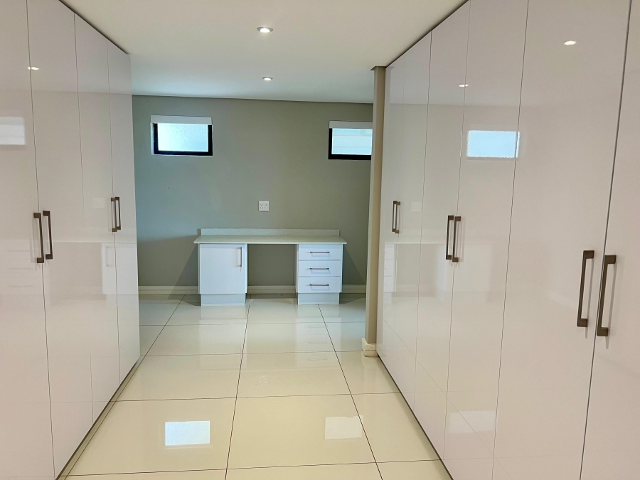 4 Bedroom Property for Sale in Izinga KwaZulu-Natal