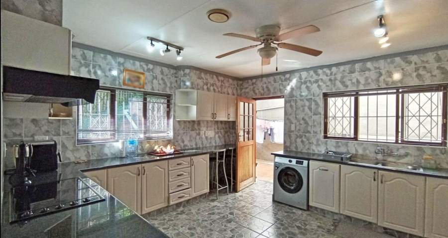 3 Bedroom Property for Sale in Amanzimtoti KwaZulu-Natal