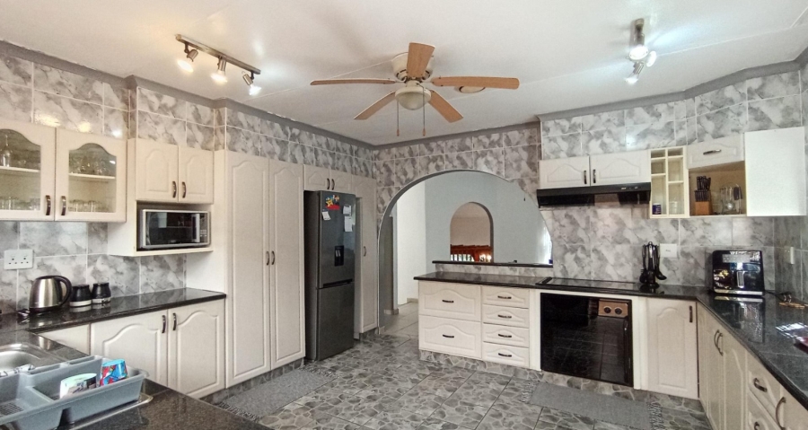 3 Bedroom Property for Sale in Amanzimtoti KwaZulu-Natal