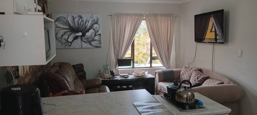 5 Bedroom Property for Sale in Uvongo KwaZulu-Natal