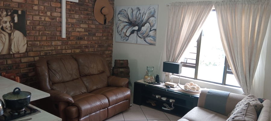 5 Bedroom Property for Sale in Uvongo KwaZulu-Natal