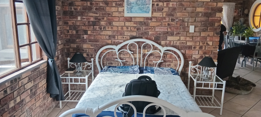 5 Bedroom Property for Sale in Uvongo KwaZulu-Natal